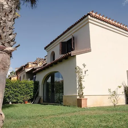 La Maison De L'ile Bora * Policoro